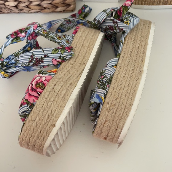 Zara Sandals - Picture 2 of 2